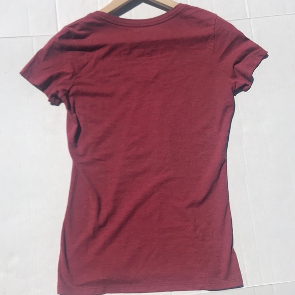SOLD🛑🛑🛑Nike Brick Red V-Neck Slim Fit Tee Shirt - Picture 7 of 7
